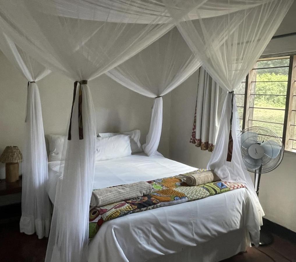 Marula Lodge Mfuwe ภายนอก รูปภาพ